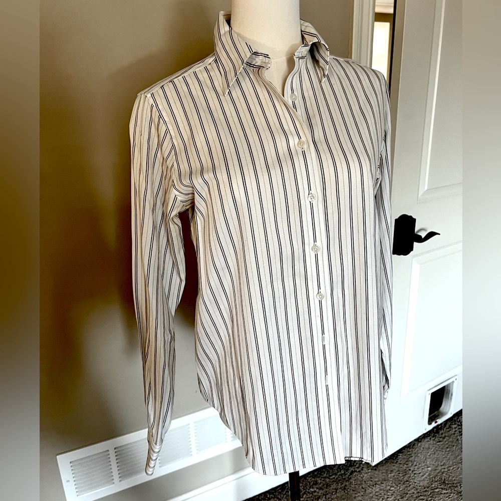 Brooks Brothers women’s size 4 button down shirt